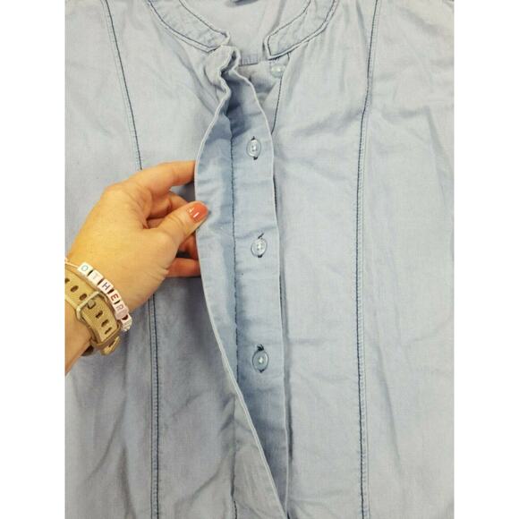 Levi's Womans Size L Chambray Sleeveless Peplum Top Shirt Western Cowboy Coastal - Picture 2 of 7